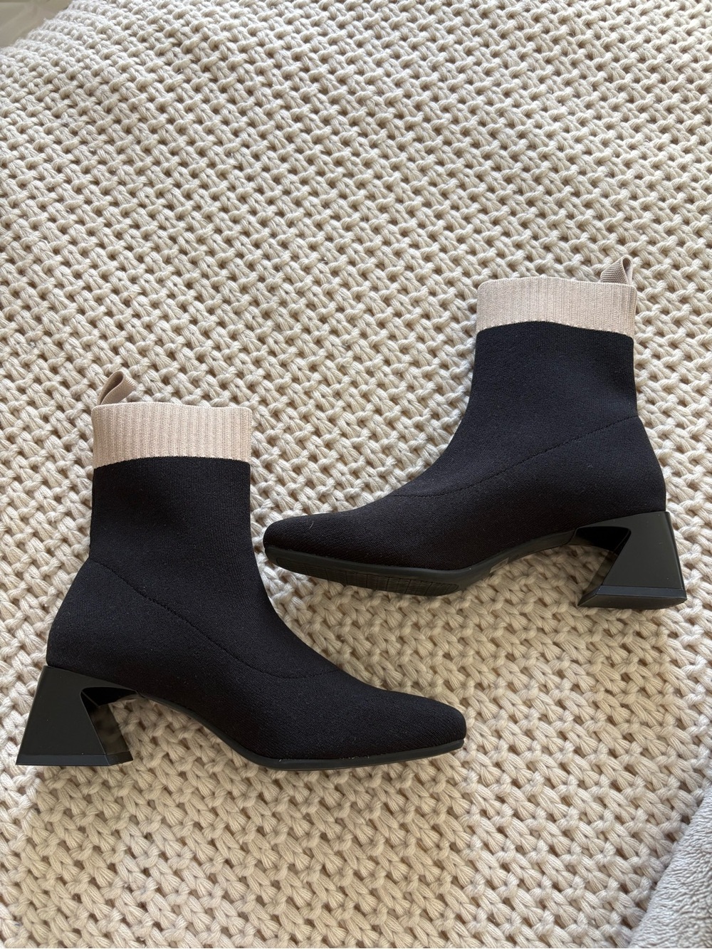 Vivaia Regina square toe water repellant Boots